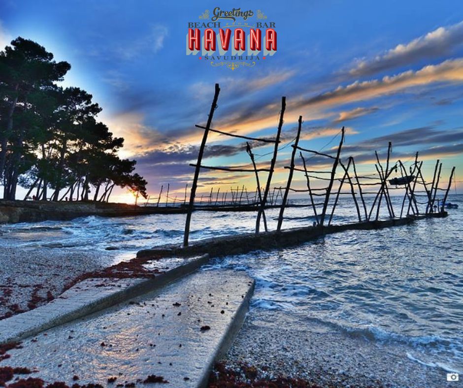 Beach Bar Havana ležaljke sunbeds plaža beach