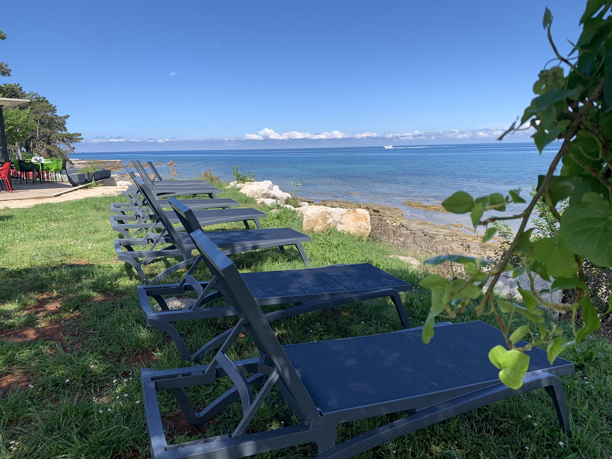 Beach bar Havana ležaljke sunbeds plaža beach